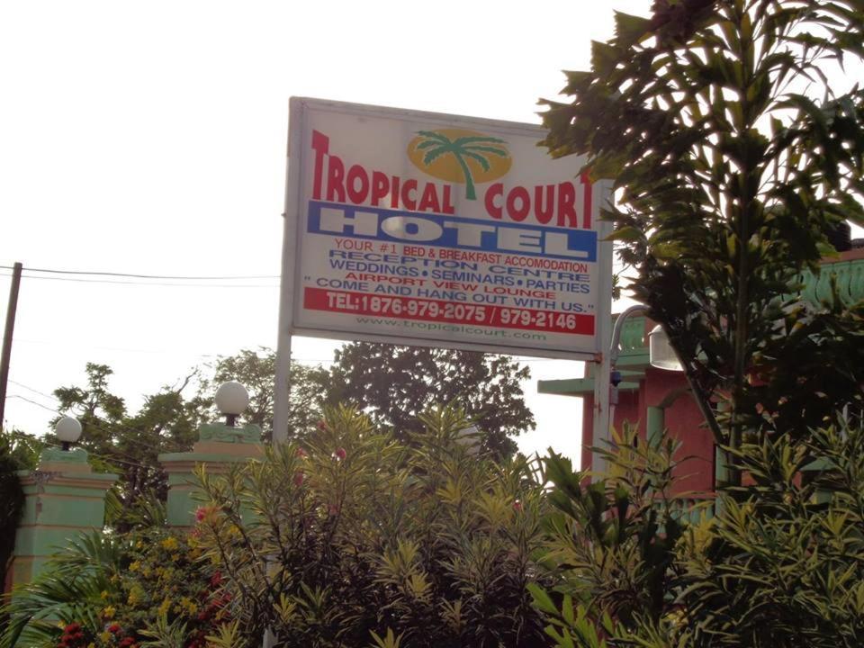 Tropical Court Hotel Montego Bay Eksteriør bilde